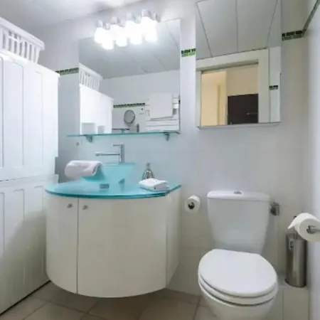 Place Grimaldi, Close To And Restaurants, With Balcony Apartman