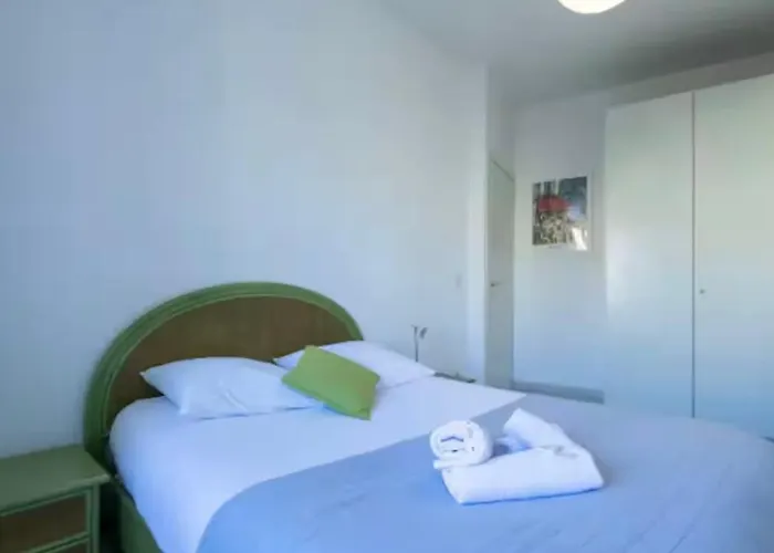 דירה Place Grimaldi, Close To And Restaurants, With Balcony *