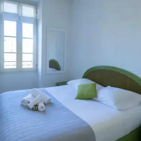 Place Grimaldi, Close To And Restaurants, With Balcony Apartman *