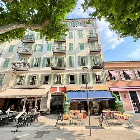 Place Grimaldi, Close To And Restaurants, With Balcony Daire