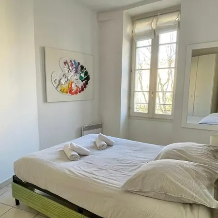 Place Grimaldi, Close To And Restaurants, With Balcony Apartman *